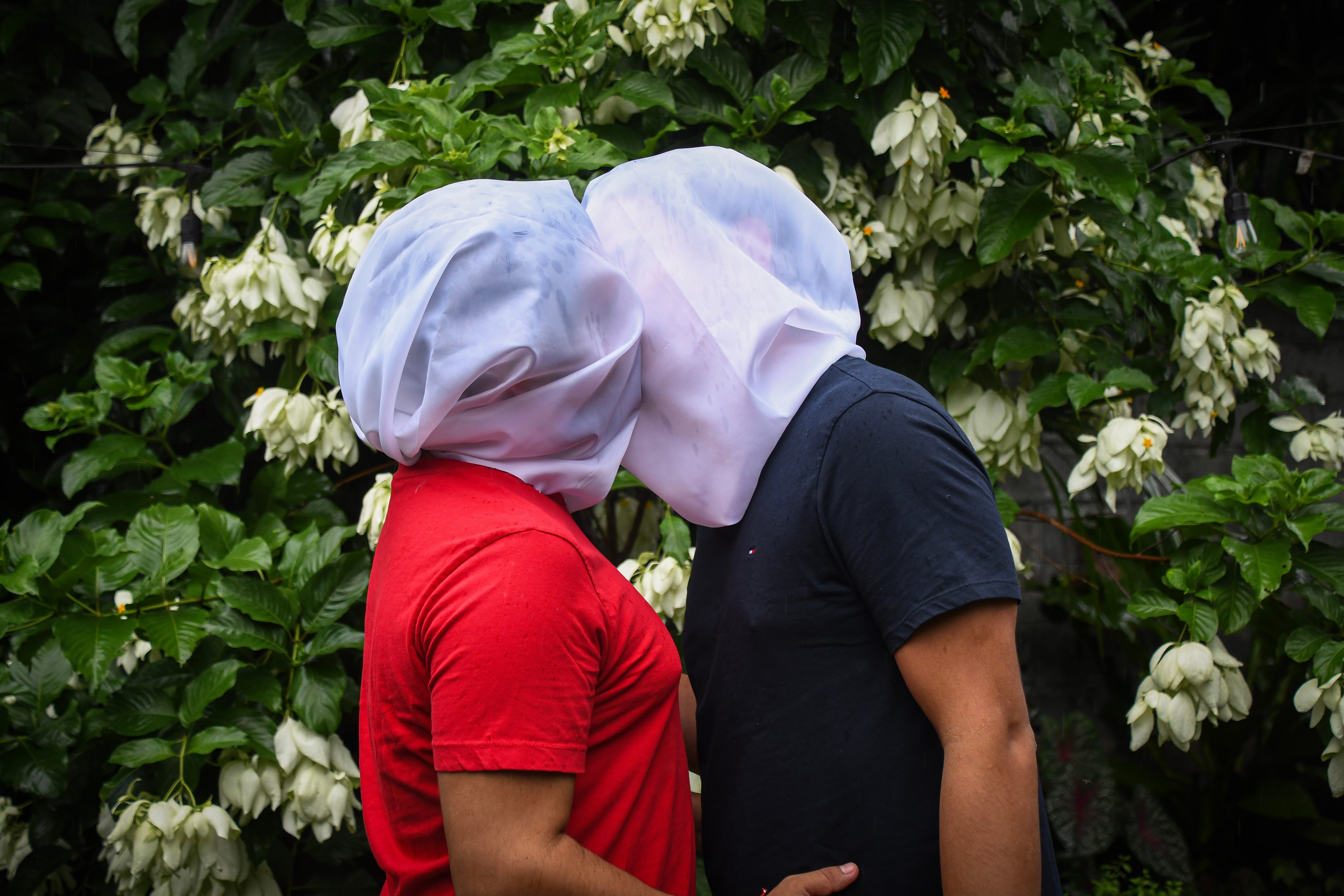 15 ALHARACA JUNTES AUNQUE SEA PROHIBIDO (1)